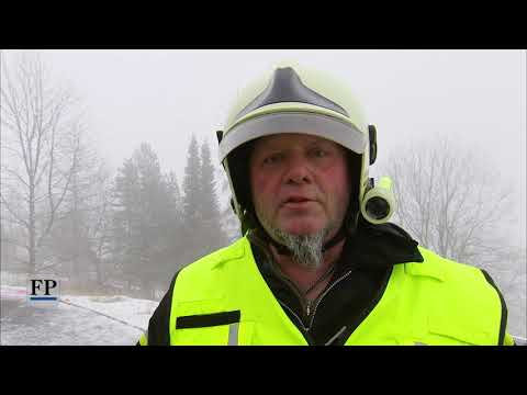 Drei Schwerverletzte bei Unfall bei Bärenstein - B95 voll gesperrt