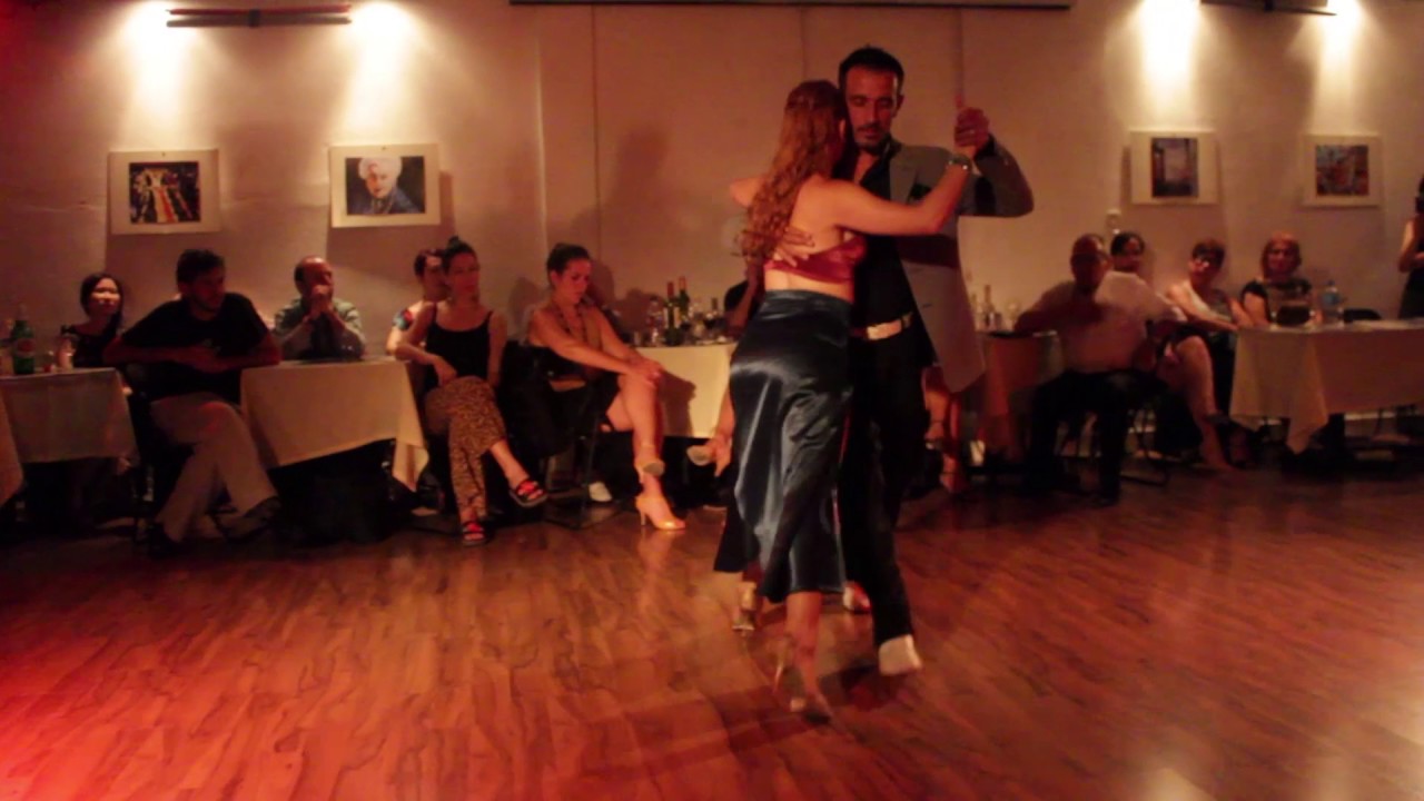 Dos Orillas Práctica de Tango. Bailan Pablo Álvarez y Melina Brufman.  27/1/2017 (1/4)