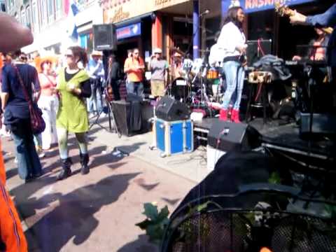 Q`DAY 2011  EDDY VELDMAN EN FRIENDS  EN CHECK DEZE ZANGERES !! 10+