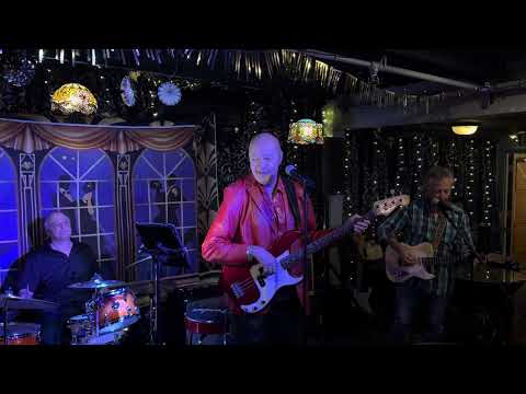 Teddy Davis Jr, sings “Stand by Me” at Cleveland’s the Lounge, with the Riflemen @ Teddy Davis Jr