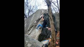 Video thumbnail de Les cliquês à claques, 7c (sit). Chironico