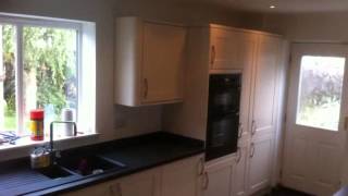 preview picture of video 'Lincs Kitchens Berford cream Fitted in Sleaford Lincolnshire www.lincs-kitchens.com'