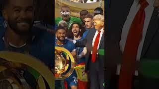 Download lagu Hilarious moment Trump joins Cole Palmer & Reece James for Chelsea’s Club World Cup trophy lift mp3 Download lagu Hilarious moment Trump joins Cole Palmer & Reece James for Chelsea’s Club World Cup trophy lift mp3