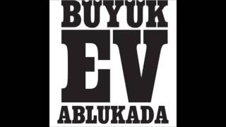 Büyük Ev Ablukada - Güneş Yerinde