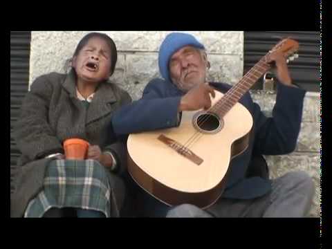 Ancianos ciegos cantando hermoso
