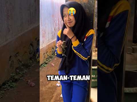 Jahil, tapi pemberani cewek ini pegang kodok😭🤣🤣😭 #momentlucu #komedi #shorts