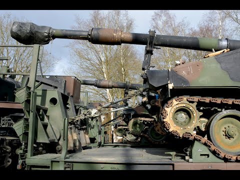 US Defender 2020 - loading US vehicles onto SLT Mammut