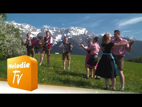 JUHE aus Tirol - Die Hoamat im Herz (Offizielles Musikvideo)