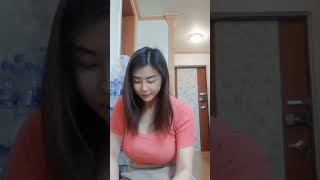 Download lagu #shorts tante cantik ngulek sambel mp3 Download lagu #shorts tante cantik ngulek sambel mp3