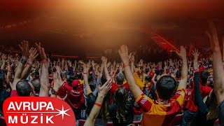 Galatasaray Tribün Korosu - İnandık Biz Sizlere (Cimbom Yüzümüzü Güldür) (Official Audio)