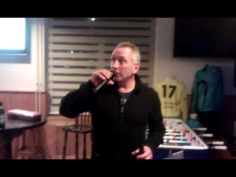 s.v. Walcheren De huiszanger geeft een optreden weg