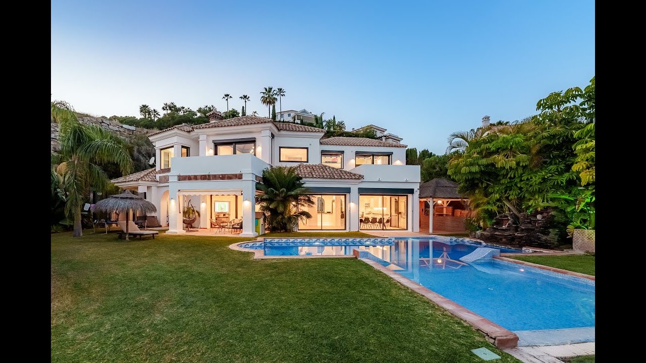 Villa en venta en Puerto del Almendro, Benahavis