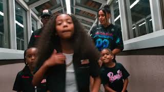 Download lagu DJ Cool Kid x PrettyLittleMini x Lil Moni - Back 2 Back ( VIDEO) mp3