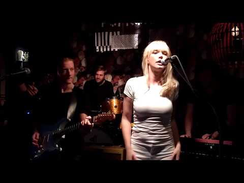 20171105 Inge van Calkar: Warpaint! bij Popronde Venray, in Gastrobar TOF