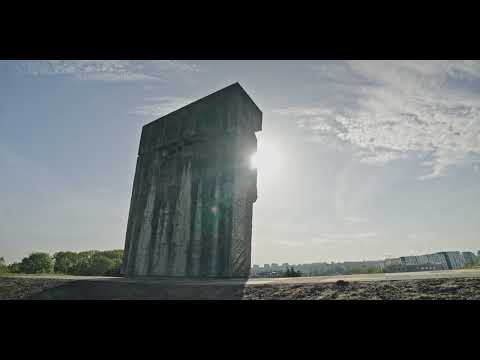 Otwarcie Muzeum KL Plaszow - wystawa plenerowa "Miejsce po, miejsce bez"