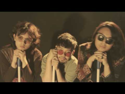 IV OF SPADES Tambay 4 - Group Hug