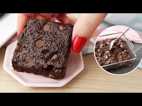 2 Easy 5-Minute Chocolate Cakes (No Eggs, No Oven)