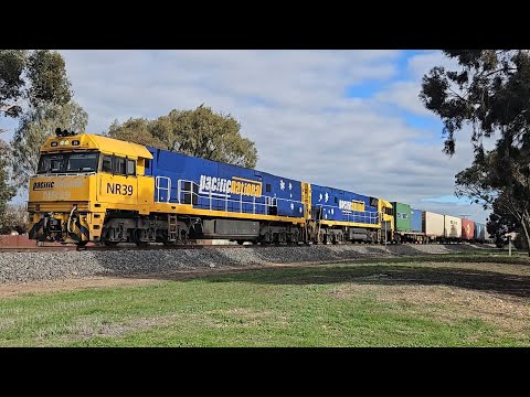 6PM6 PN up "Linfox Express" (NR39, NR111, 70P), Perth to Melbourne, 1445, 18/8/25, Horsham VIC 