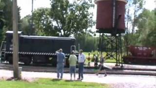 preview picture of video 'Mid-Continent Railroad Museum Whitcomb 60-Tonner # 1256 leaves North Freedom, Wisconsin (7/25/10)'