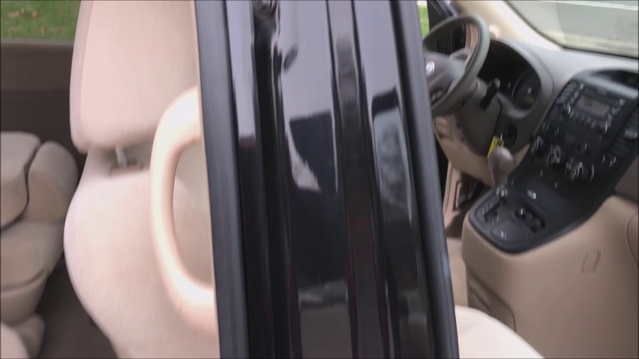 2007 Kia Sedona LX Mini-Van Black for sale