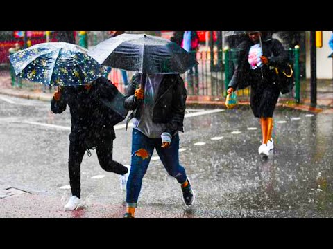 London, Islington In Heavy Rain & Thunder Storms