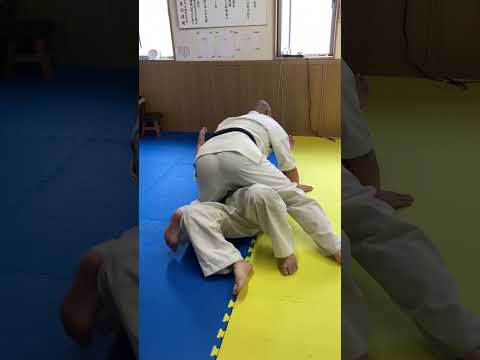 相手の首を取っての投げを利用した崩し法