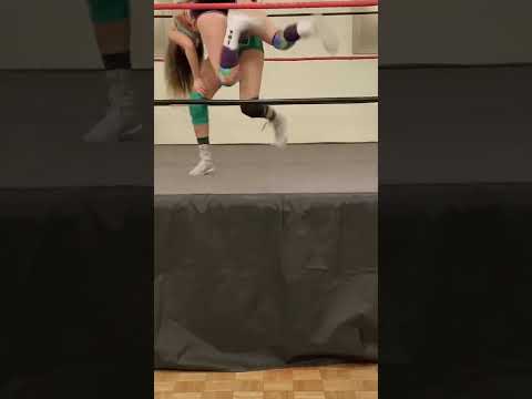 Delmi exo bends the hair of little mean Kathleen at (Ncw) #wrestling #womenswrestling #short