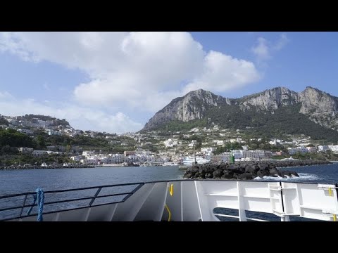 Fähren müssen umkehren: Warum dürfen keine Touristen mehr auf die Insel Capri?