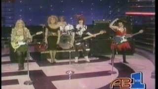Go-Go's - Our Lips Are Sealed + We Got The Beat (American Bandstand 1982)