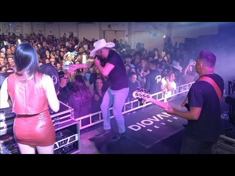 NO  PALCO  COM  DIOVANE  SEVERO 