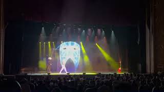 Taylor Hicks performs on "Masked Singer" tour