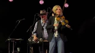 Alison Krauss with Jerry Douglas and Union Station play Forget About It in Redding, CA