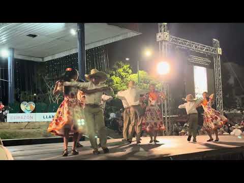 Puerto lleras meta Bailando en tarima en la final de joropera en yopal casanare 