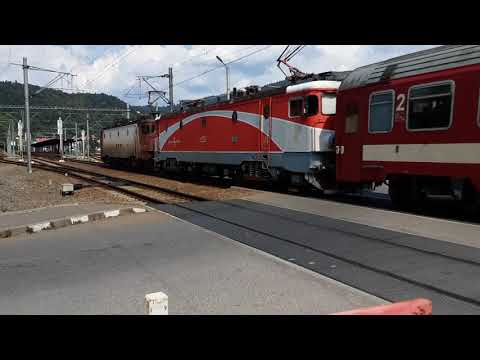 IRN 1992 intra in forta fara oprire in  gara Busteni cu dubla tractiune