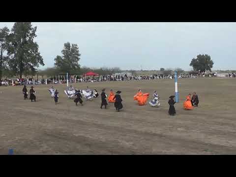 danzas folclóricas en colonia Alpina .santiago del Estero