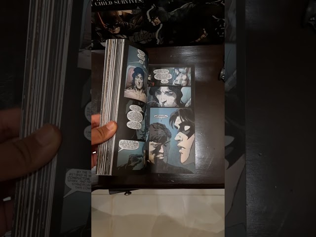Vídeo relacionado con Batman: The Court of Owls Saga: DC Compact Comics Edition