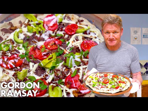 ゴードン・ラムゼイがメキシコのストリートフードを作る (Gordon Ramsay Makes a Mexican Street Food Favorite)
