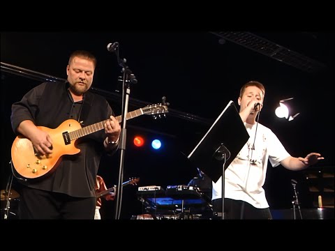 Ismerős Arcok és FankaDeli - Ennyi (Élő - 2013)