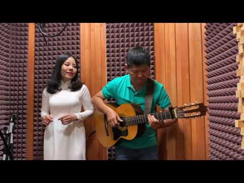 Thể hiện bởi Lệ Hồng