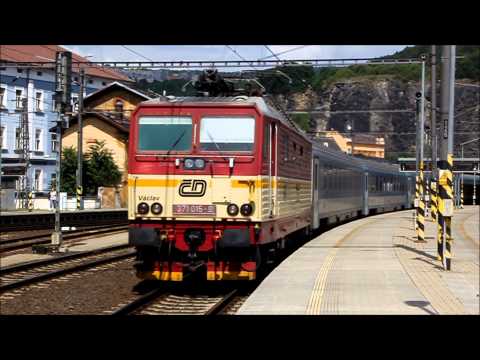 Odjezd 371 015-9 s EC 175 z Ústí nad Labem