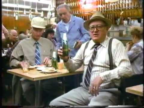 1986 Bartles & Jaymes Wine Coolers commercial.  Frank Bartles & Ed Jaymes visit New York City.