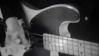 Tabloïd - Pretty Girls Make Graves