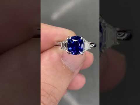 Flawless Ceylon Sapphire VVS Diamond Ring Platinum Indoors