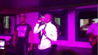 J-Sol & Cashtastic performing Alien