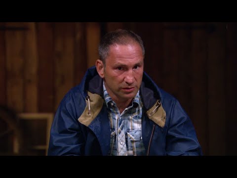 Paolo Roberto läxar upp farmarna efter noter - Farmen (TV4)