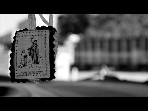 Como usar o escapulário de Nossa Senhora do Carmo?