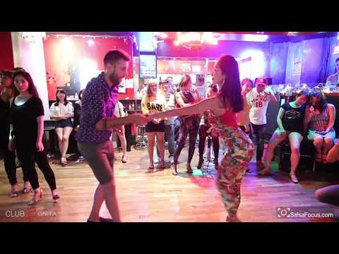 Carlos & Coco Bachata - Bonita Chaves & Silvia Party