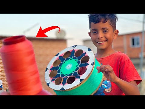 Rogerinho wound 1000 yards of Vera Cruz yarn - He was very happy!