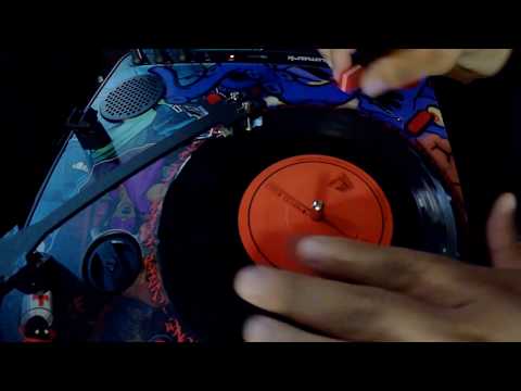 Testing the Iflanger Loop Pedal w/ Portable Turntable