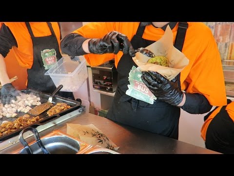 🌶One of the World's Strongest Peppers Madame Jeanette Suriname food on koningsdag🌶